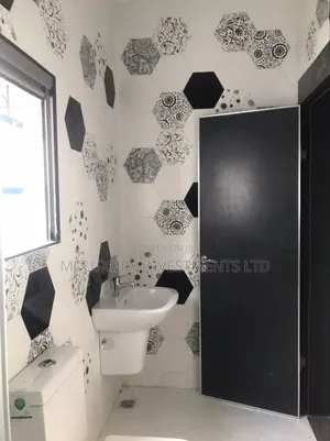 3bdrm Block of Flats in Lekki for rent