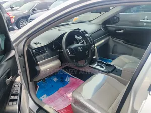 Toyota Camry LE 4dr Sedan (2.5L 4cyl 6A) 2013 Silver