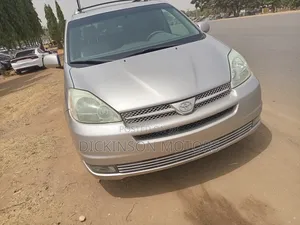 Toyota Sienna 2005 Brown