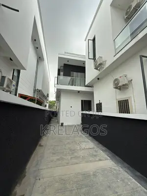 4bdrm Duplex in Chevron for rent