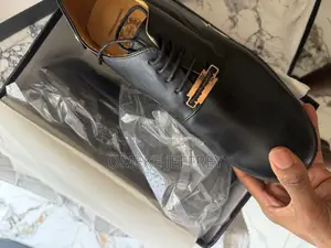 Cooperate Shoe