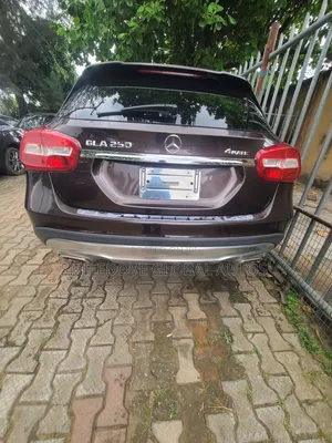 Mercedes-Benz GLA 250 2015 Brown