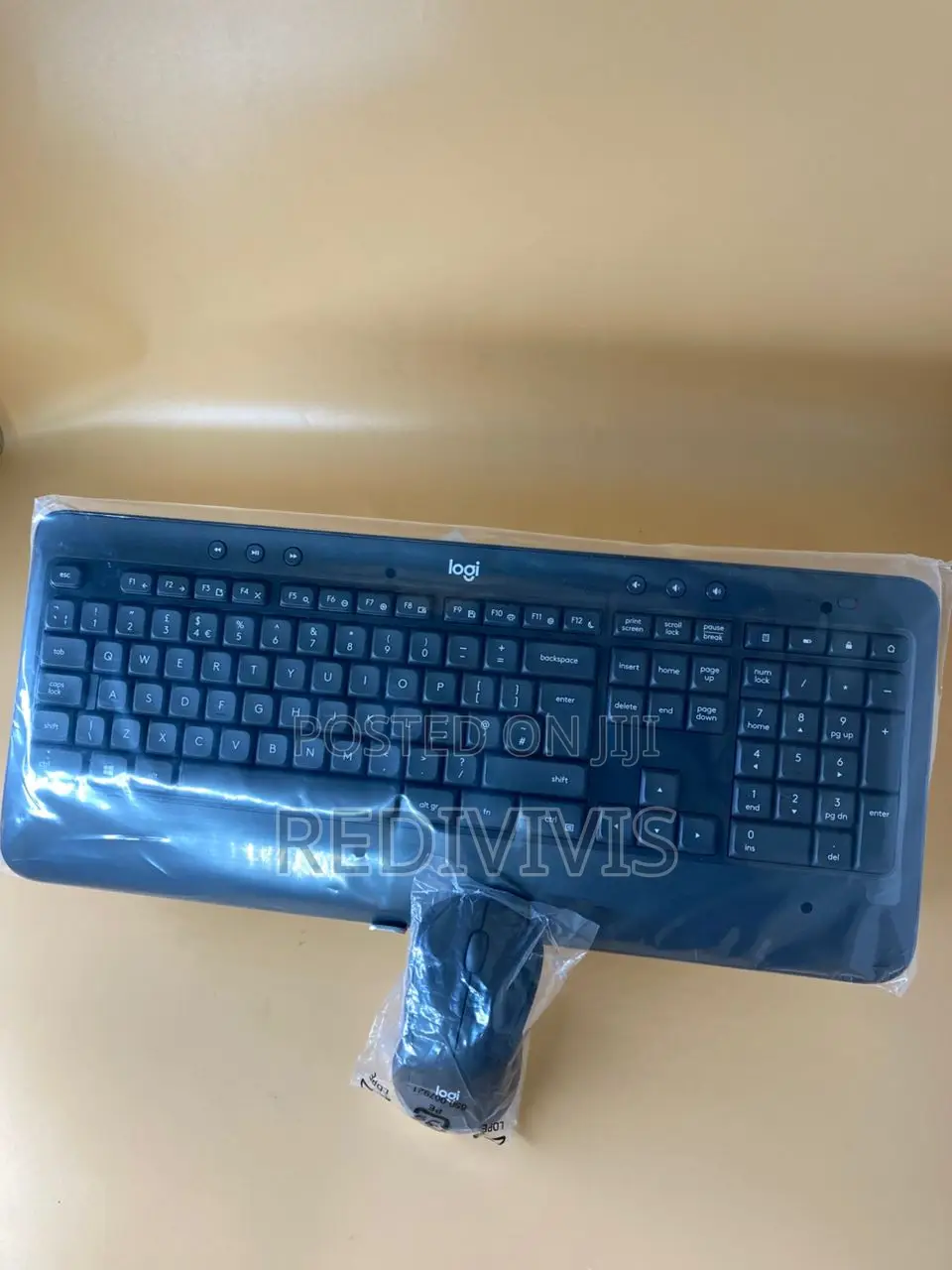 Lenovo 240Logitech MK540 Advanced Wireless Keyboard & Mouse Combo