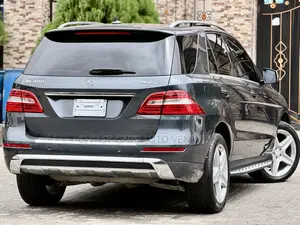 Mercedes-Benz M Class ML400 4MATIC 4dr SUV AWD (3.0L 6cyl Turbo 7A)