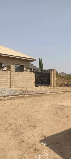 2bdrm Block of Flats in Kasumu Off Akala for sale