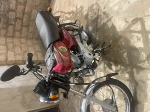 Bajaj Boxer 2026 Red