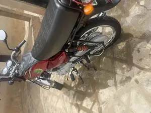 Bajaj Boxer 2026 Red