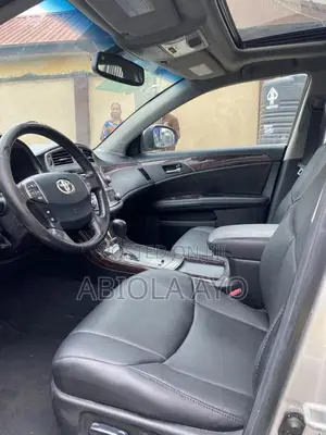 Toyota Avalon 2011 Gold