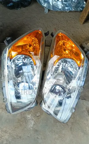 Headlamp Toyota Rav4 2010-2012