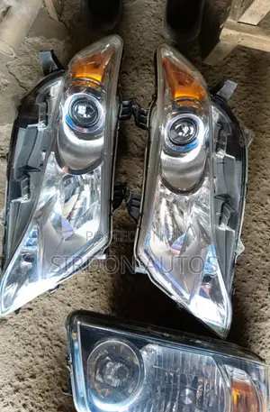 Headlamp Toyota Venza 2009-2012 Non Charger