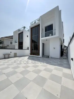 5bdrm Duplex in Chevron for sale