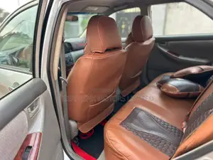 Toyota Corolla LE 2004 Silver