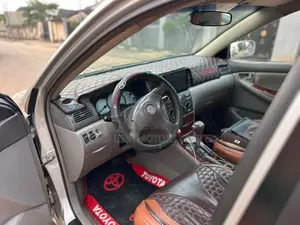 Toyota Corolla LE 2004 Silver
