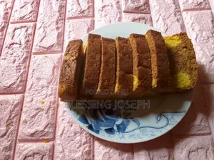 Cupcakes and Sliced Cakes