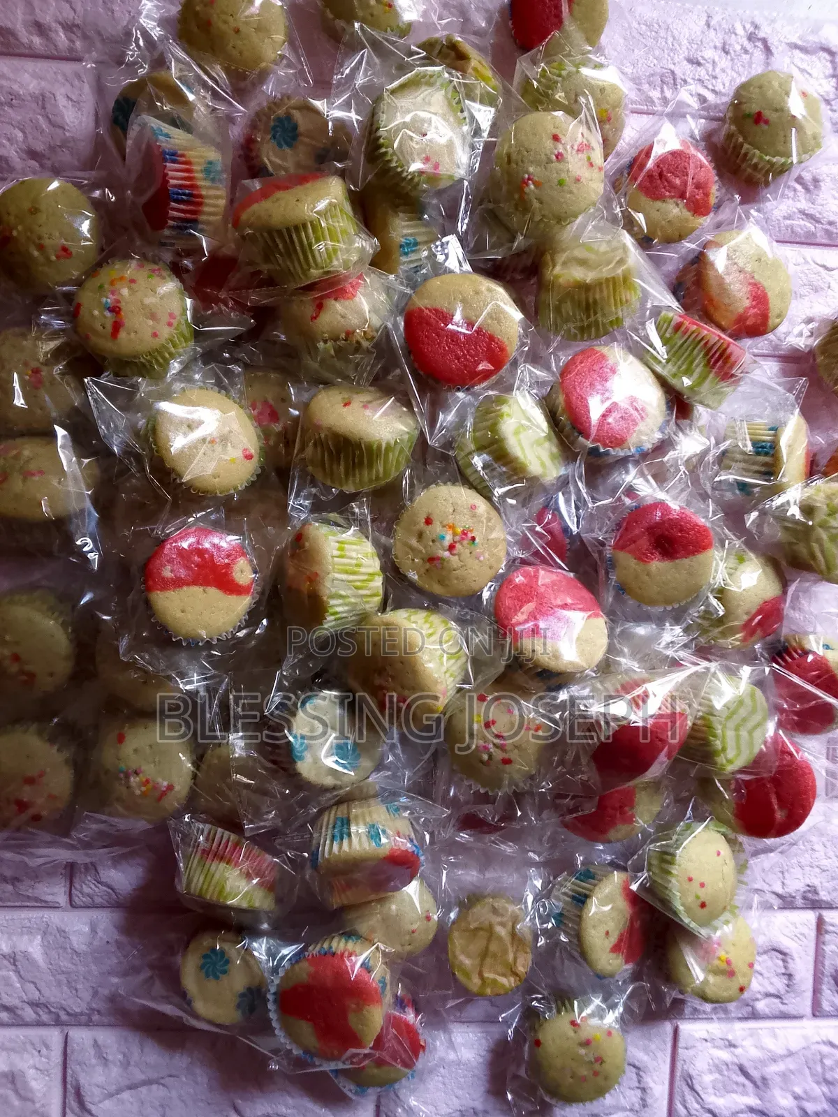 Cupcakes and Sliced Cakes