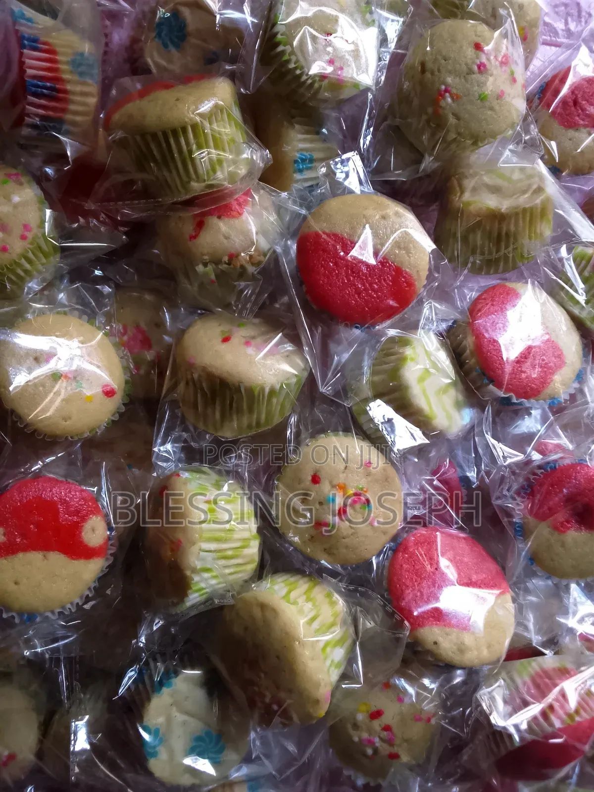 Cupcakes and Sliced Cakes