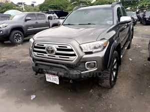 Toyota Tacoma Limited V6 4x4 Double Cab 127.4 in. WB 2020 Gray