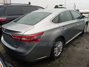 Toyota Avalon XLE 4dr Sedan (3.5L 6cyl 6A) 2015 Gray