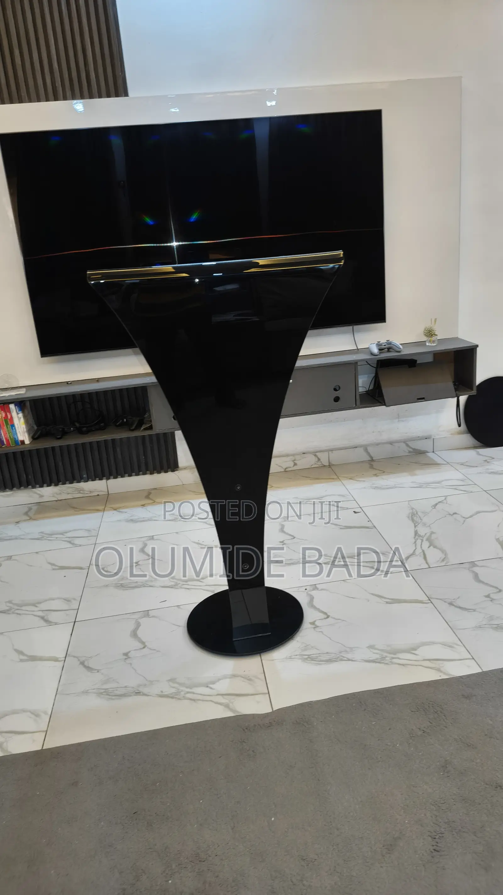 Throneview Black Acrylic Pulpit
