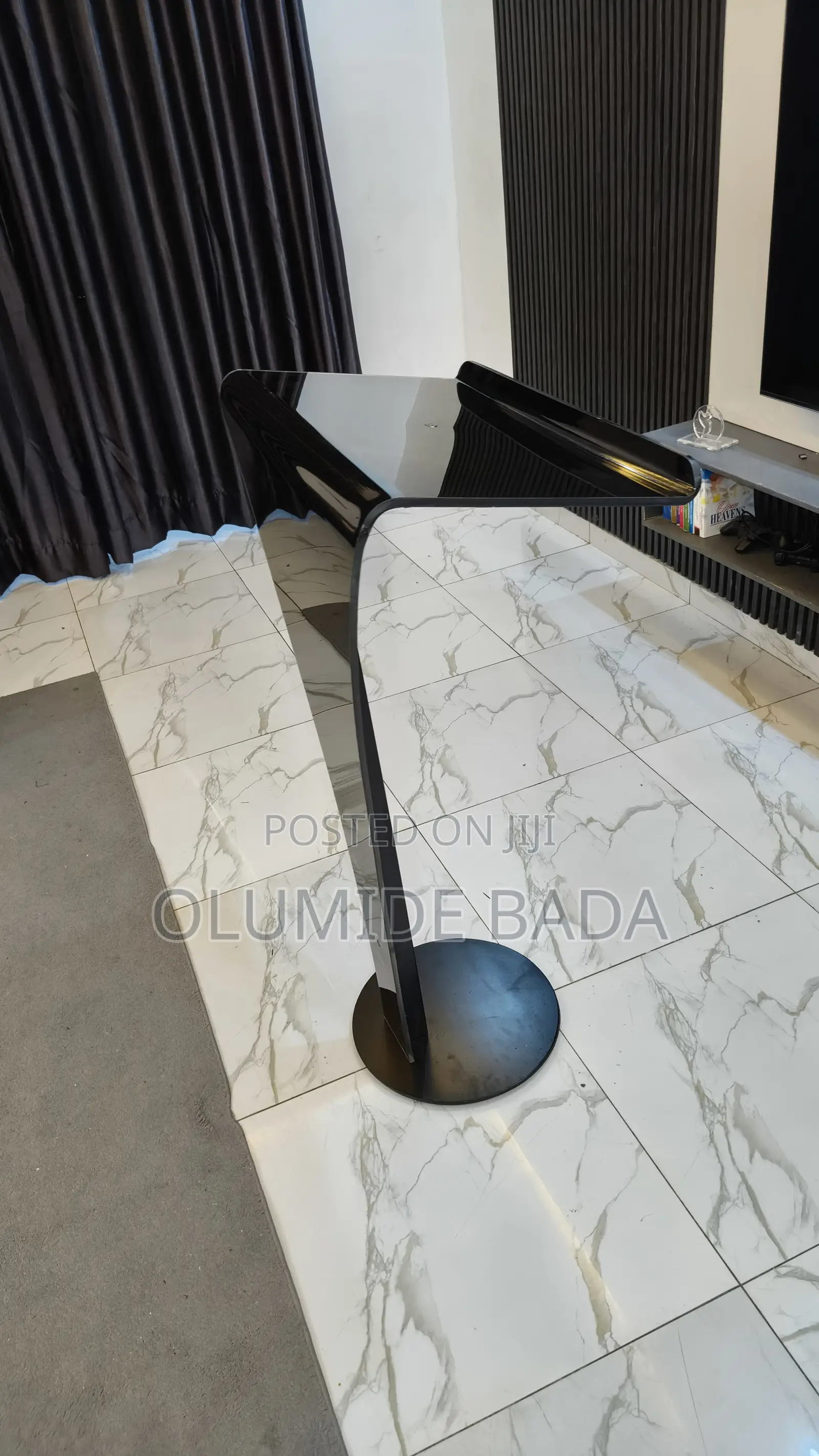 Throneview Black Acrylic Pulpit