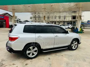 Toyota Highlander 2013 Silver