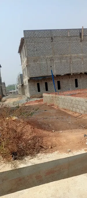 Buy and Build Land in Apo Waru