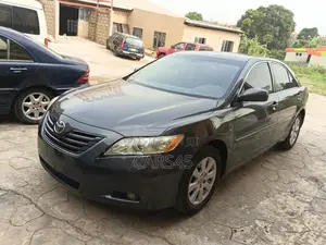 Toyota Camry XLE 4dr Sedan (2.4L 4cyl 5A) 2009 Gray
