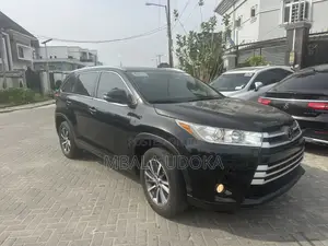 Toyota Highlander XLE 4x2 V6 (3.5L 6cyl 8A) 2017 Black