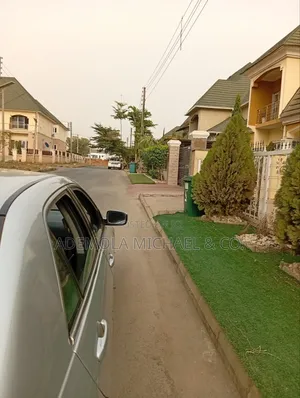 5bdrm Penthouse in River Park Estate, Lugbe District for sale