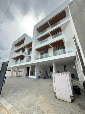 2bdrm Apartment In Lekki Phase 1 For Sale