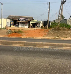 3bdrm Bungalow in Omitoro Road Ijede for sale