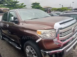 Toyota Tundra 2017 Brown