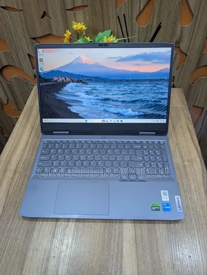 Laptop Lenovo LOQ 15IRH8 8GB Intel Core i5 SSD 1T