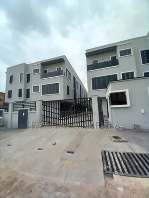 4bdrm Townhouse/Terrace in Ogba Gra for Sale
