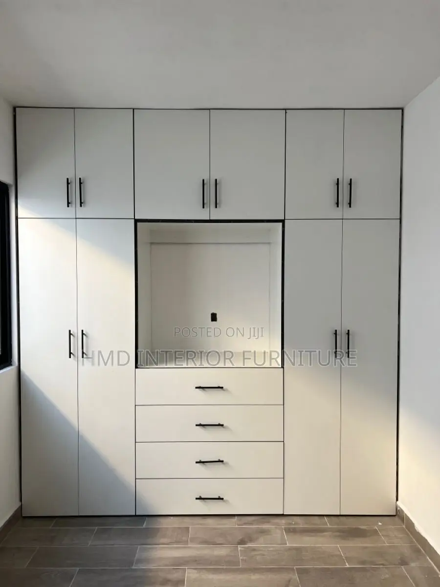 Master Wardrobe 8ft by 7ft