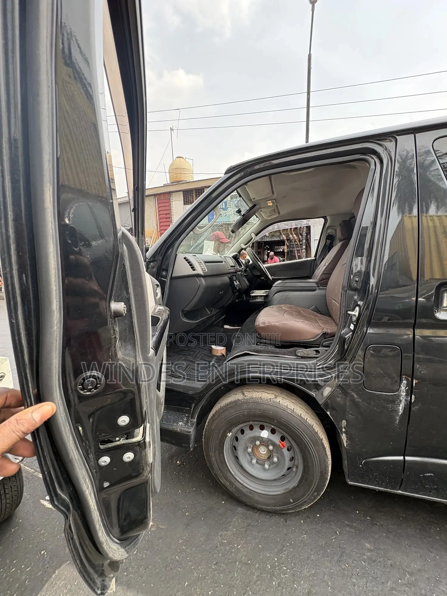 Toyota HiAce 2015 Black