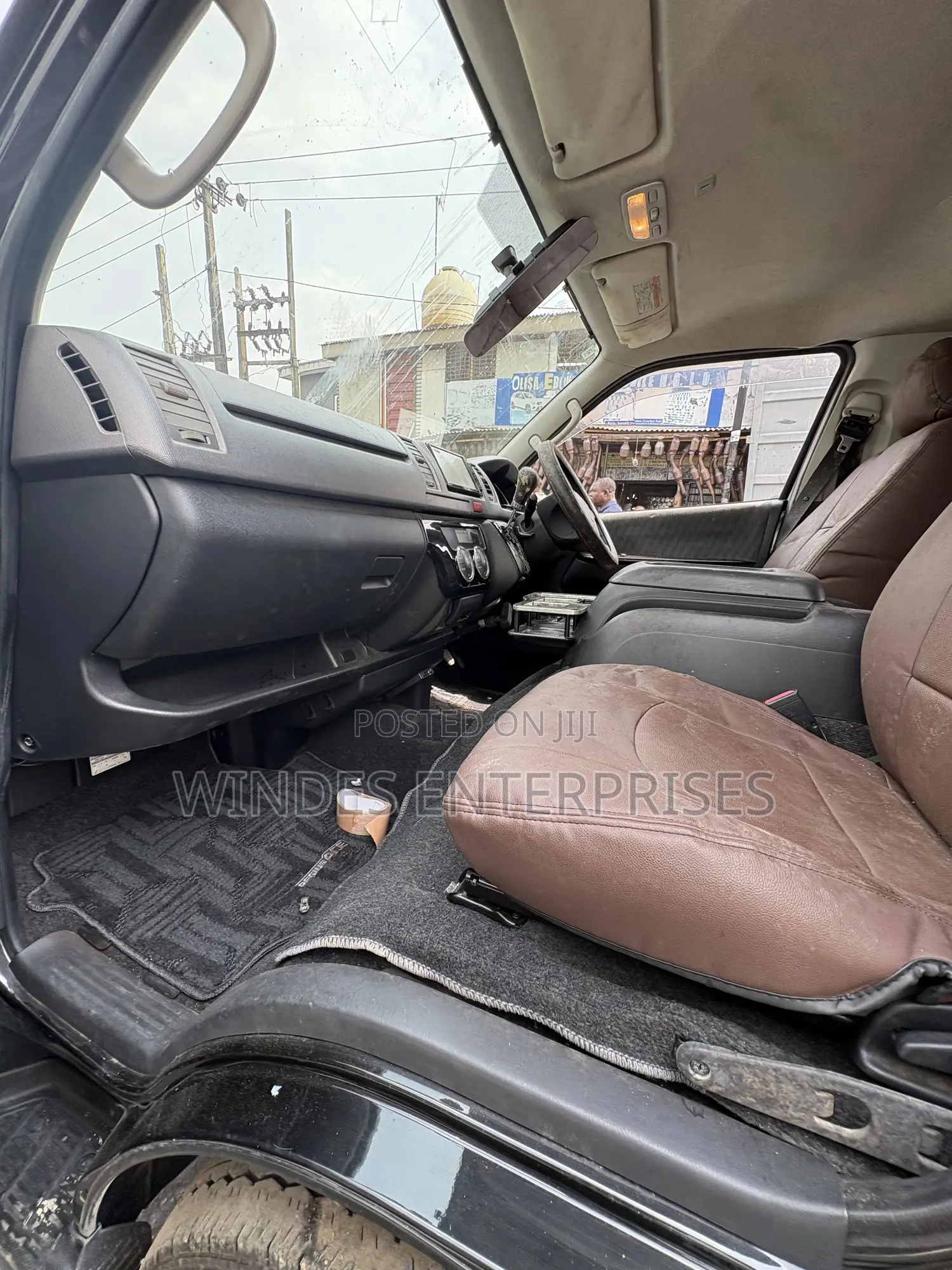 Toyota HiAce 2015 Black