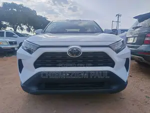 Toyota RAV4 LE AWD 2024 White