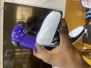 2 Clean Ps5 Controller (Follow Come)