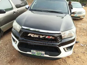 Toyota Hilux SR5 BLACK 4x4 2015 Black