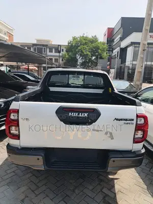 New Toyota Hilux 2025 White