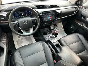 Toyota Hilux 2020 White