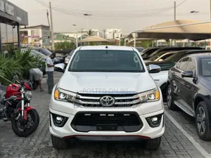 Toyota Hilux 2020 White