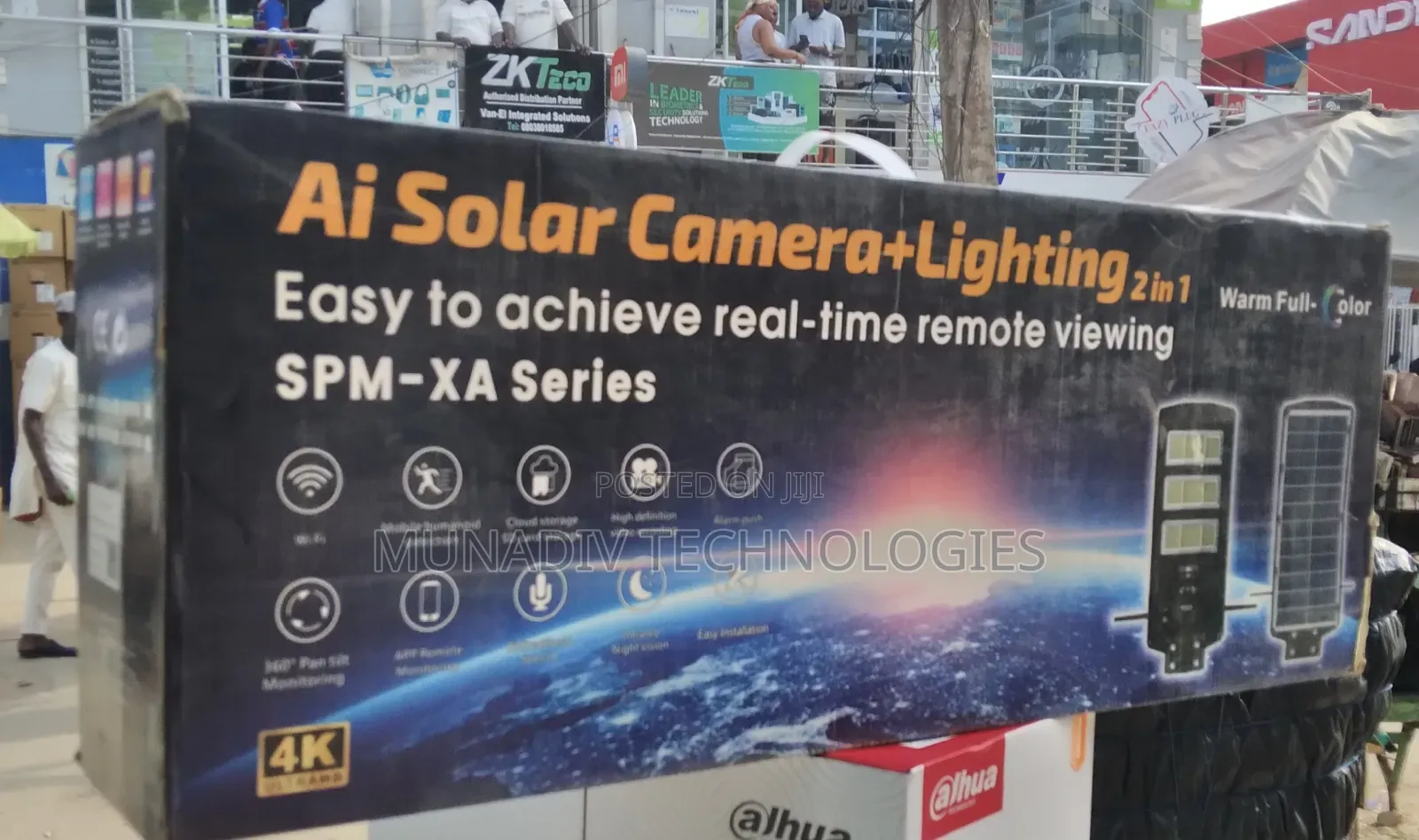 Ai Ultra Hd Solar Camera Plus Lighting 2-in-1