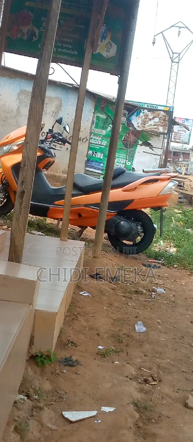 Suzuki Burgman 2019 Orange