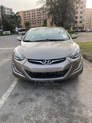 Hyundai Elantra SE 4dr Sedan (1.8L 4cyl 6M) 2015 Gold