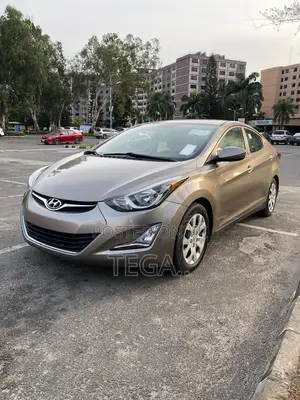 Hyundai Elantra SE 4dr Sedan (1.8L 4cyl 6M) 2015 Gold