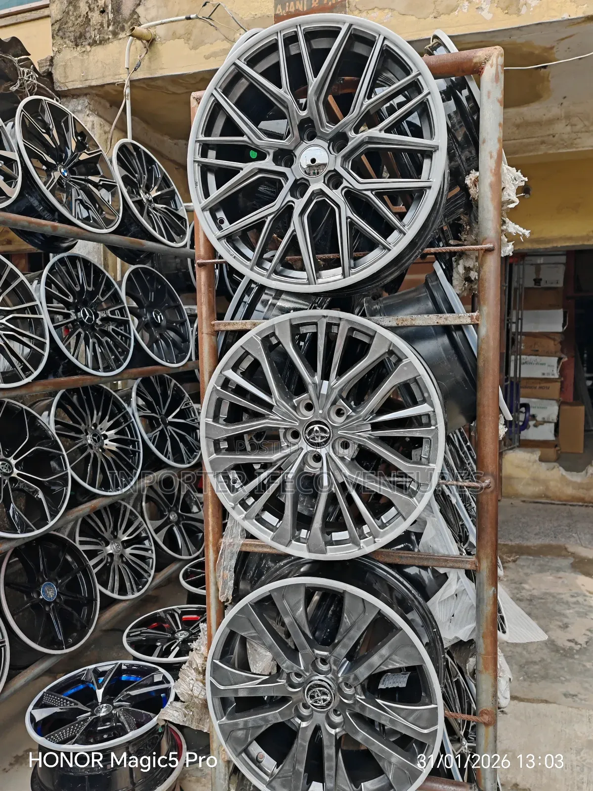 18 Inch Universal Hole Original