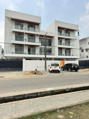 2bdrm Apartment in Lekki Phase 1 for sale