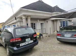 3bdrm House in Oshodi Expressway for sale